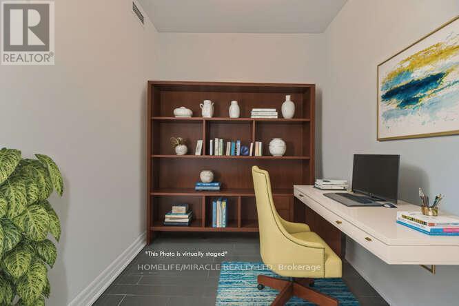 3712 - 8 The Esplanade N Property Photo 10