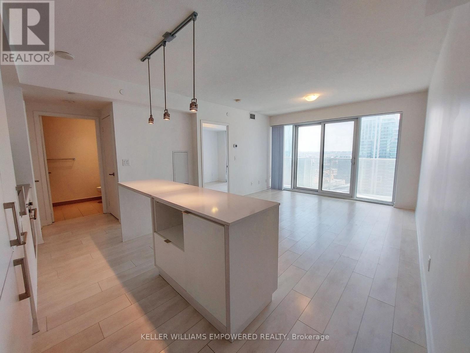 4406 - 100 Harbour Street Property Photo 5