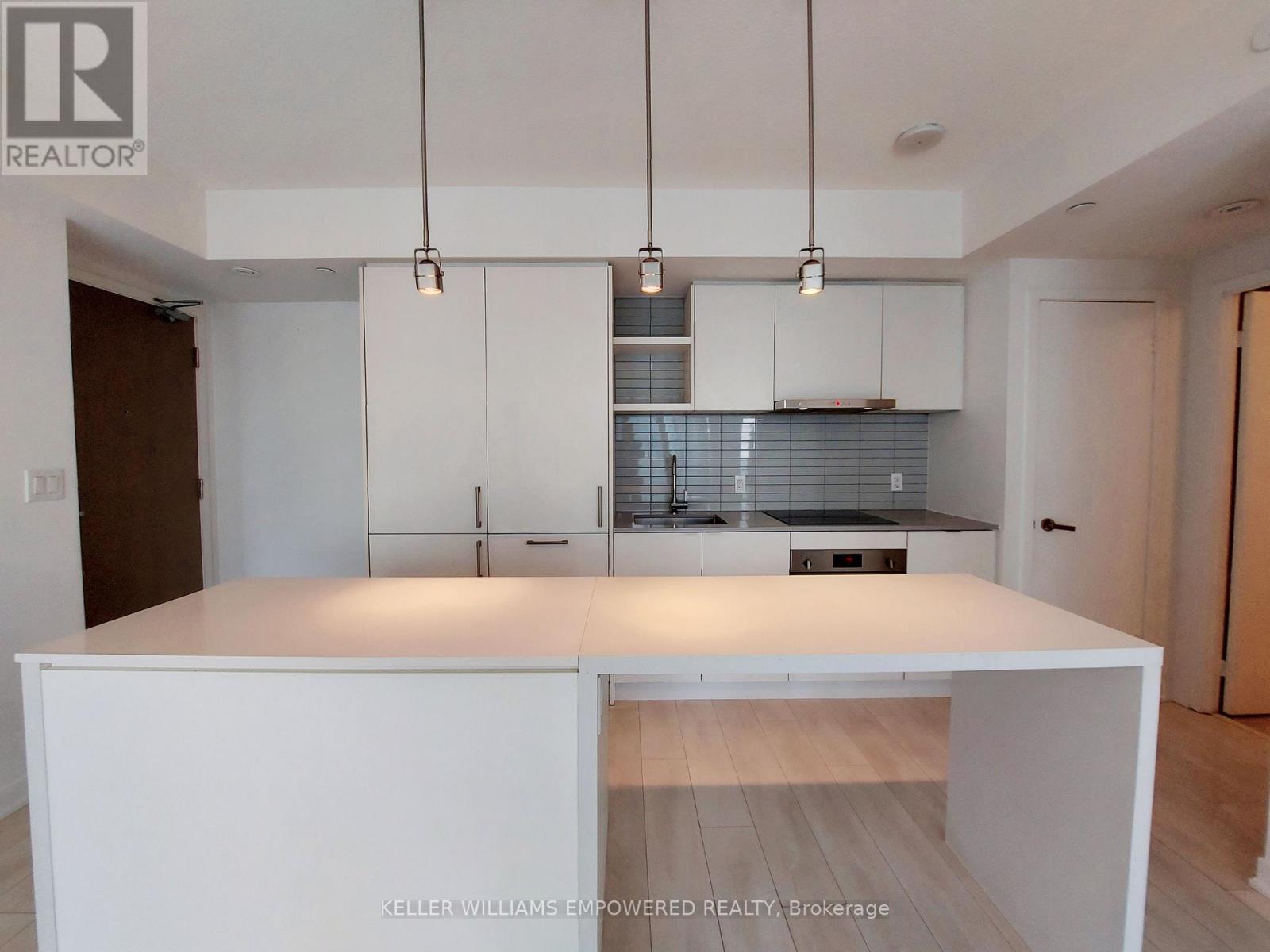 4406 - 100 Harbour Street Property Photo 7