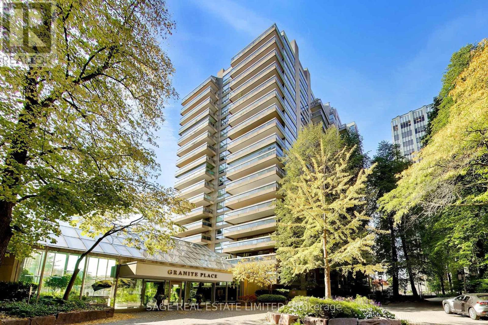 404 - 63 ST CLAIR AVENUE Property Photo 1