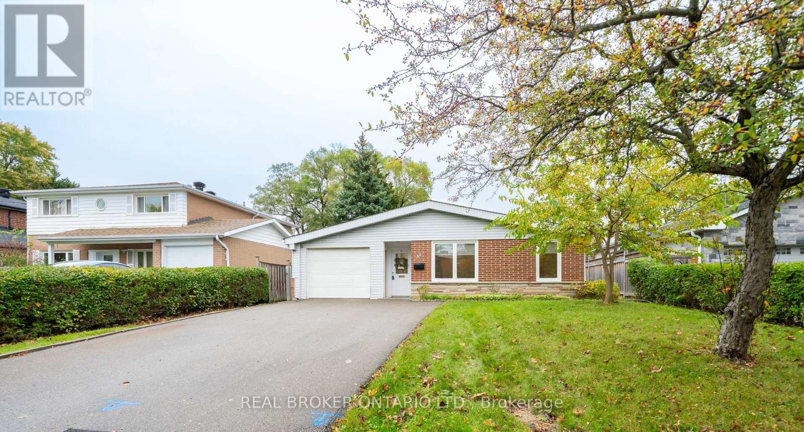 53 Kingslake Road Property Photo 1
