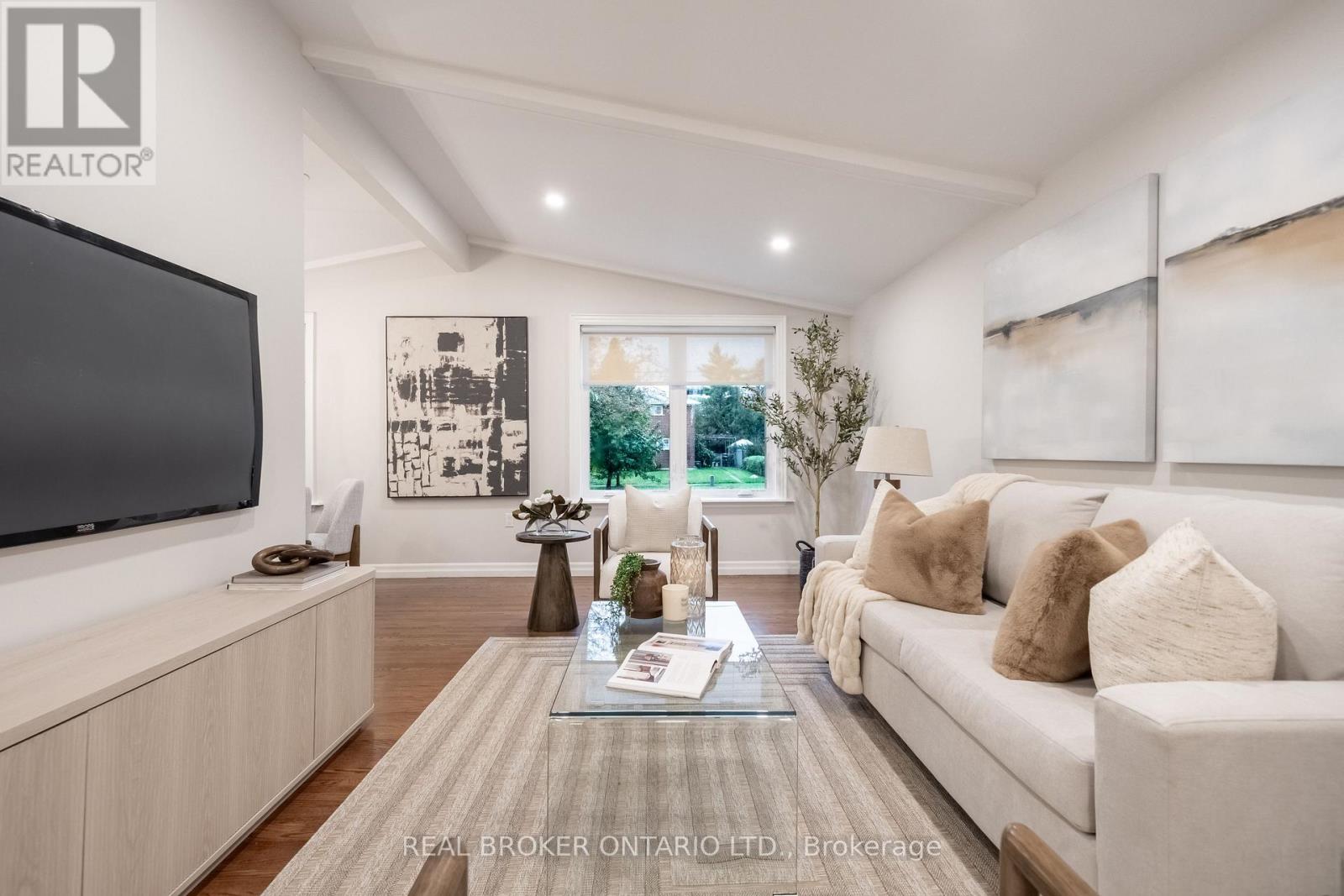 53 Kingslake Road Property Photo 3