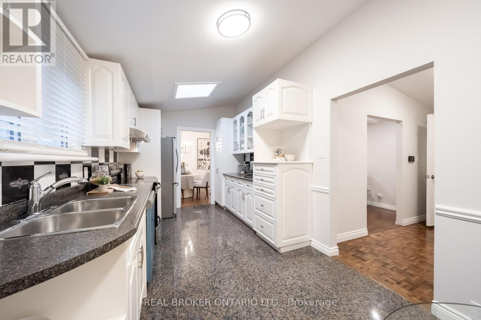 53 Kingslake Road Property Photo 10