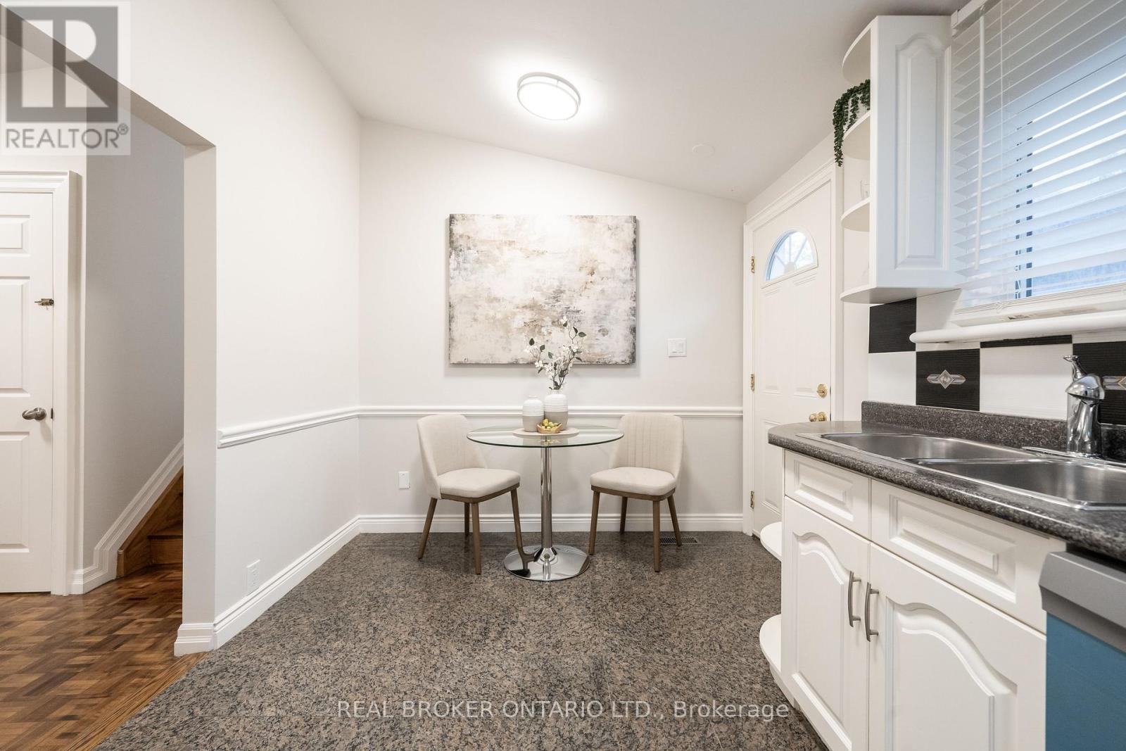 53 Kingslake Road Property Photo 11