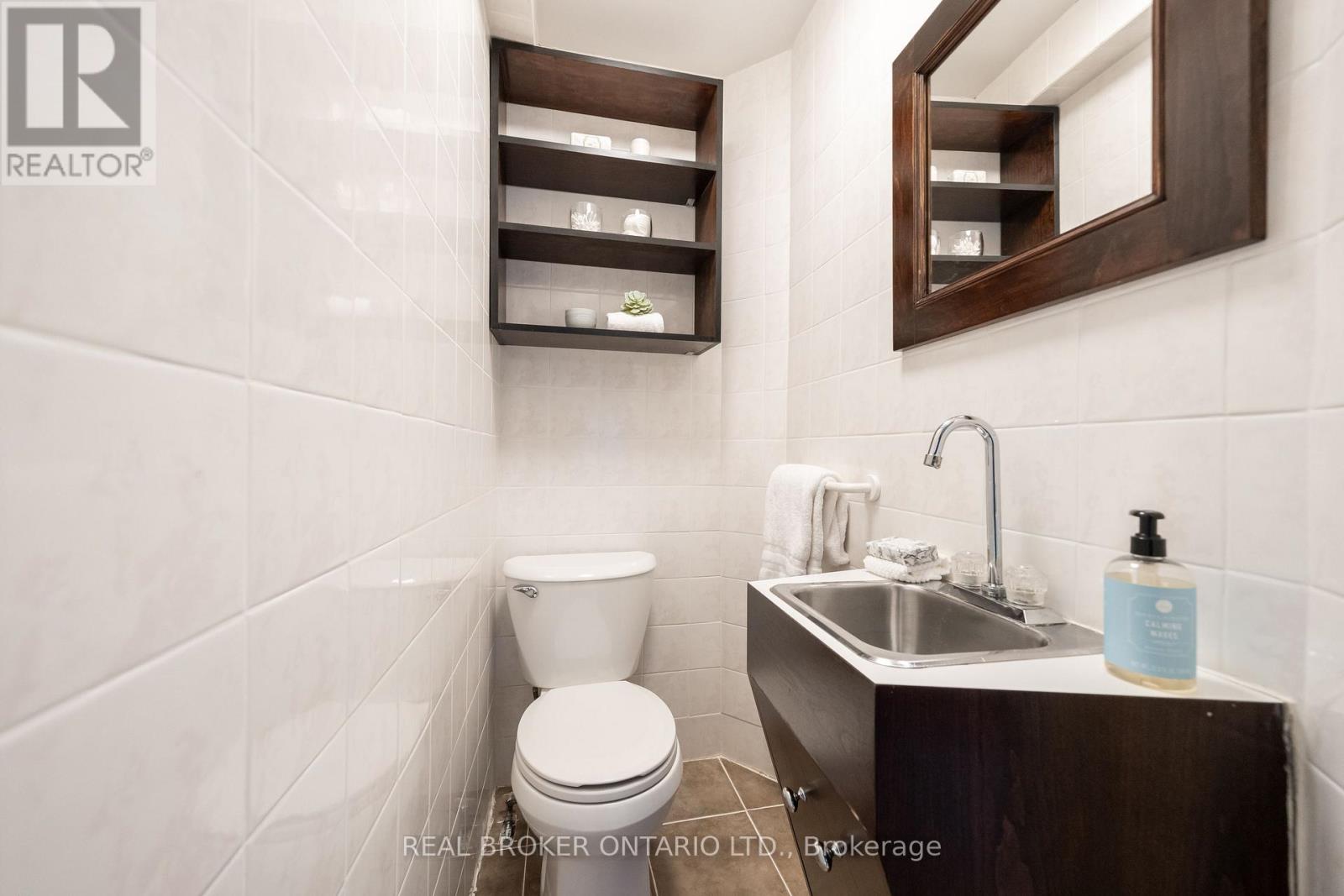53 Kingslake Road Property Photo 23