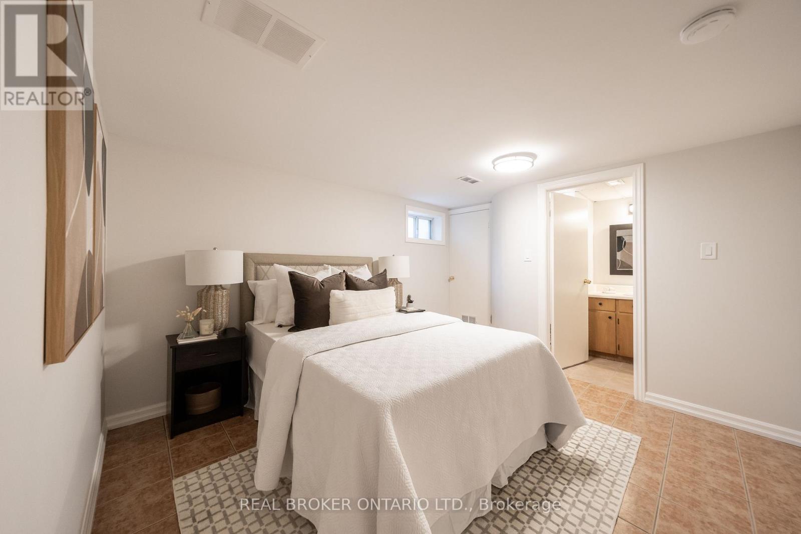 53 Kingslake Road Property Photo 29