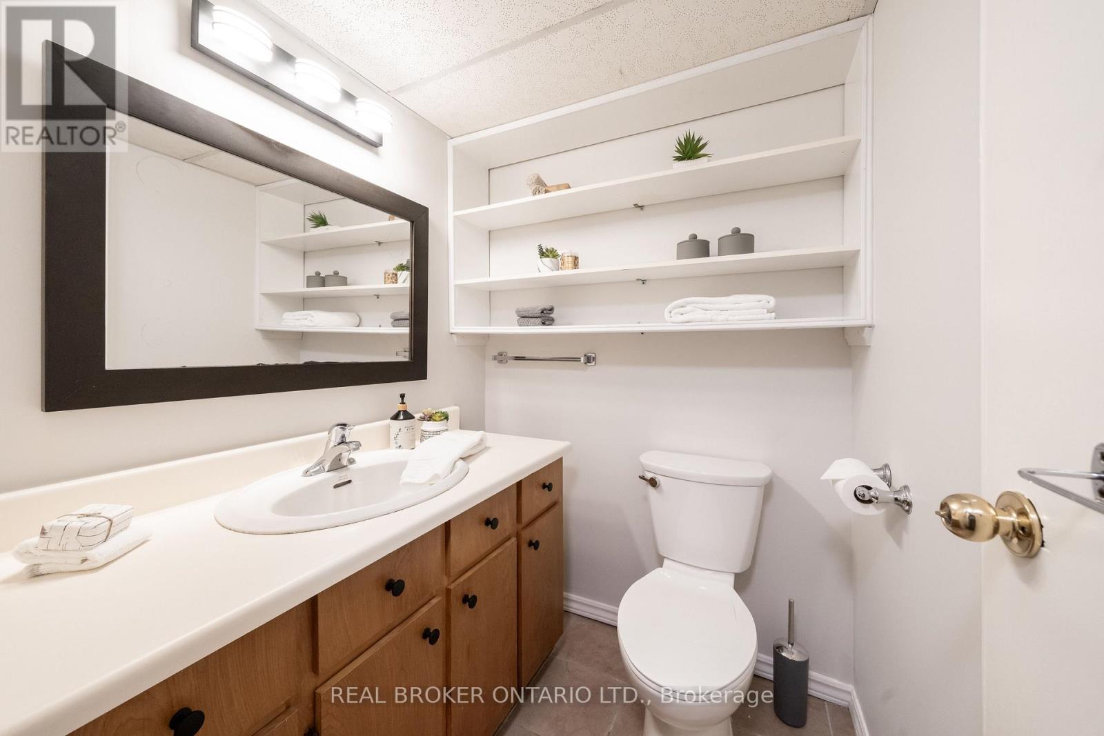 53 Kingslake Road Property Photo 30