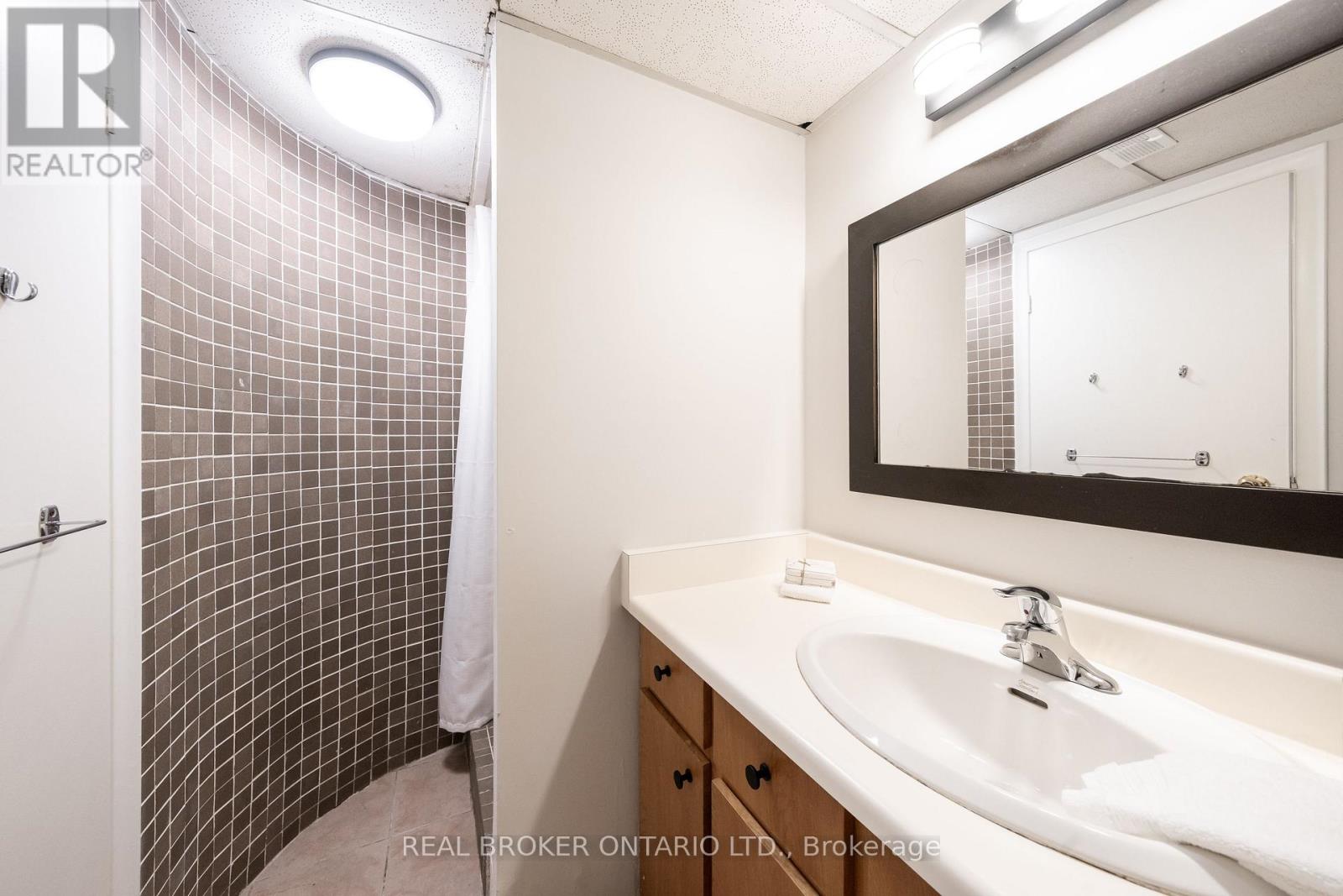 53 Kingslake Road Property Photo 31
