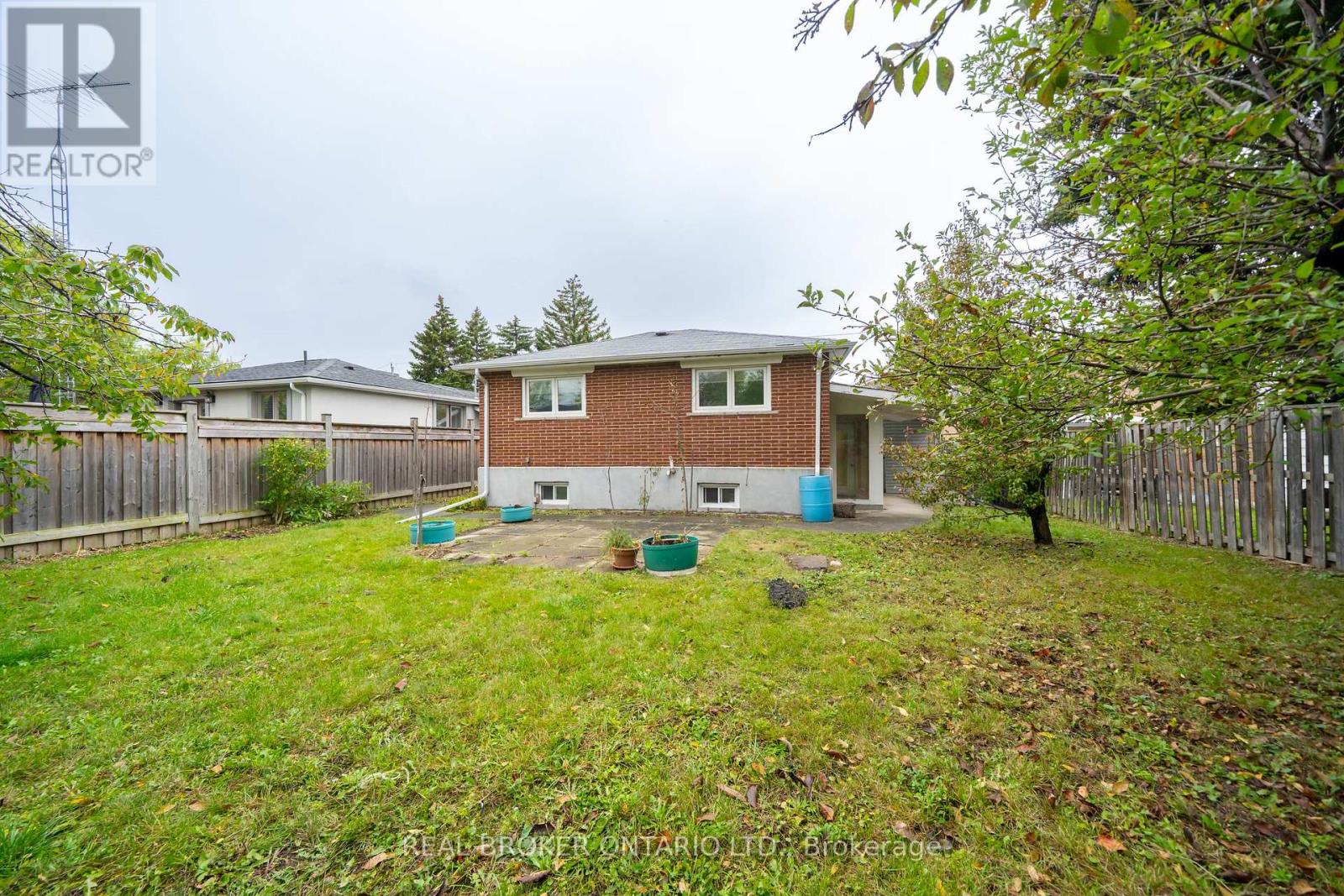 53 Kingslake Road Property Photo 37