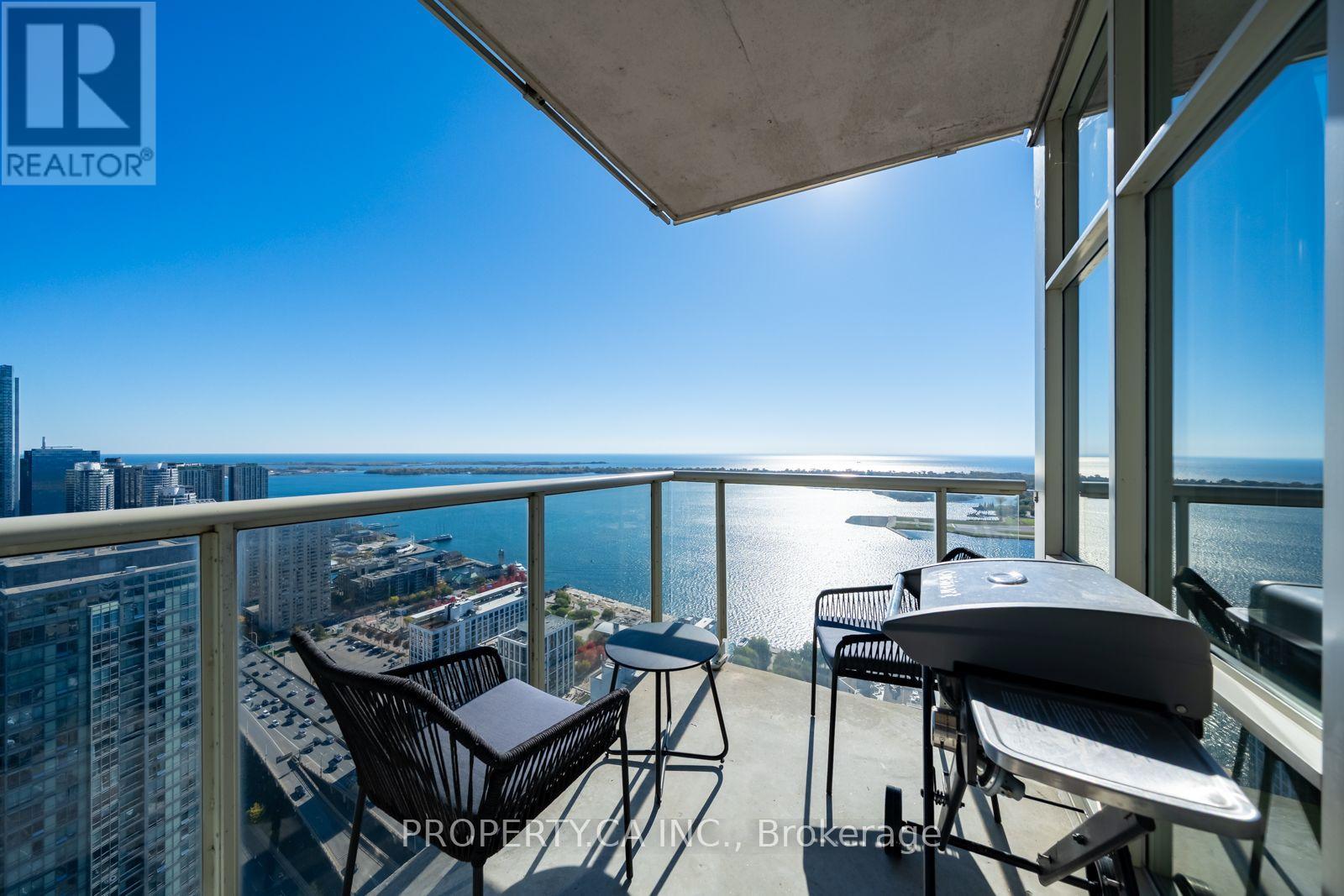 5209 - 35 MARINER TERRACE Property Photo 1