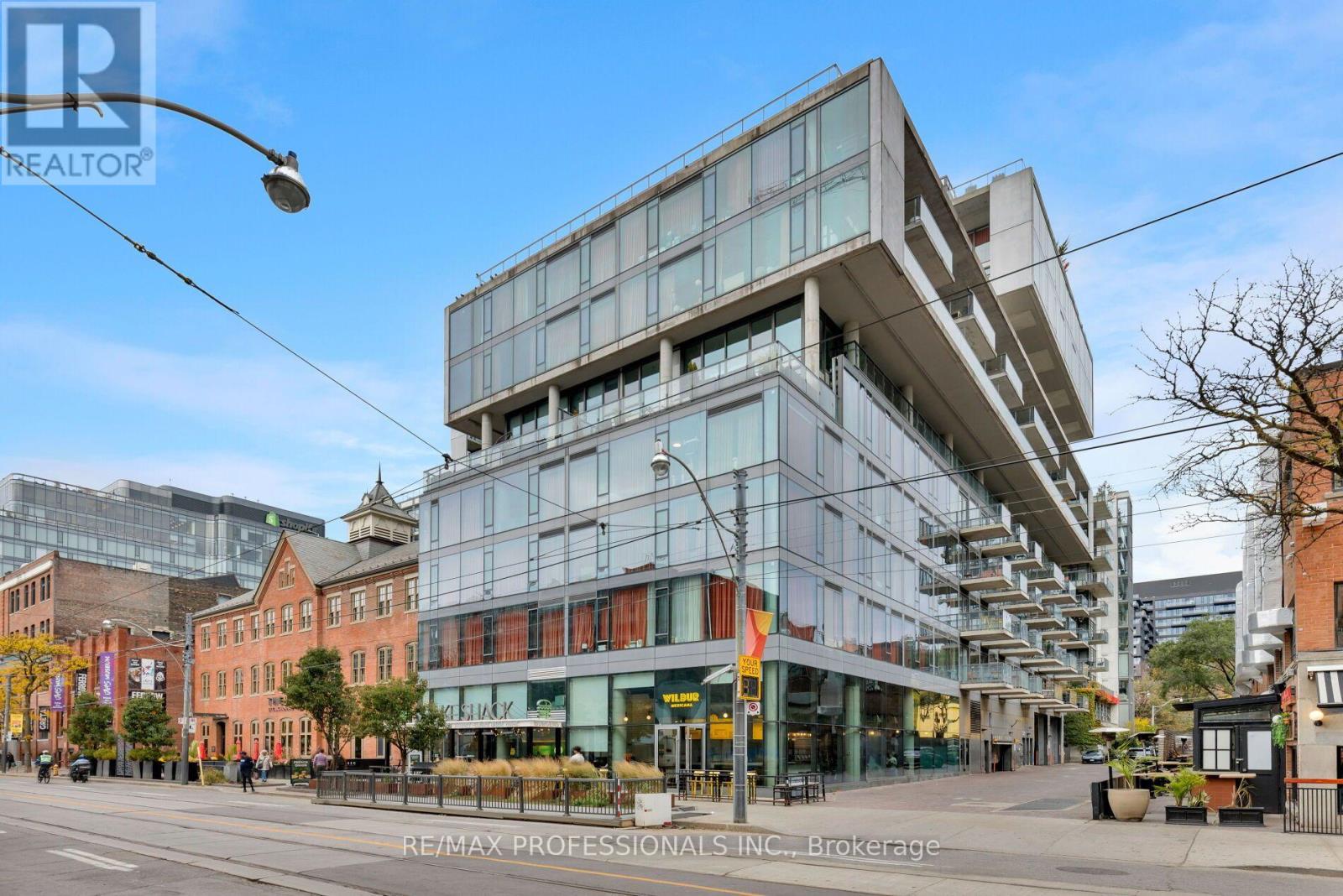 226 - 560 KING STREET W Property Photo 1
