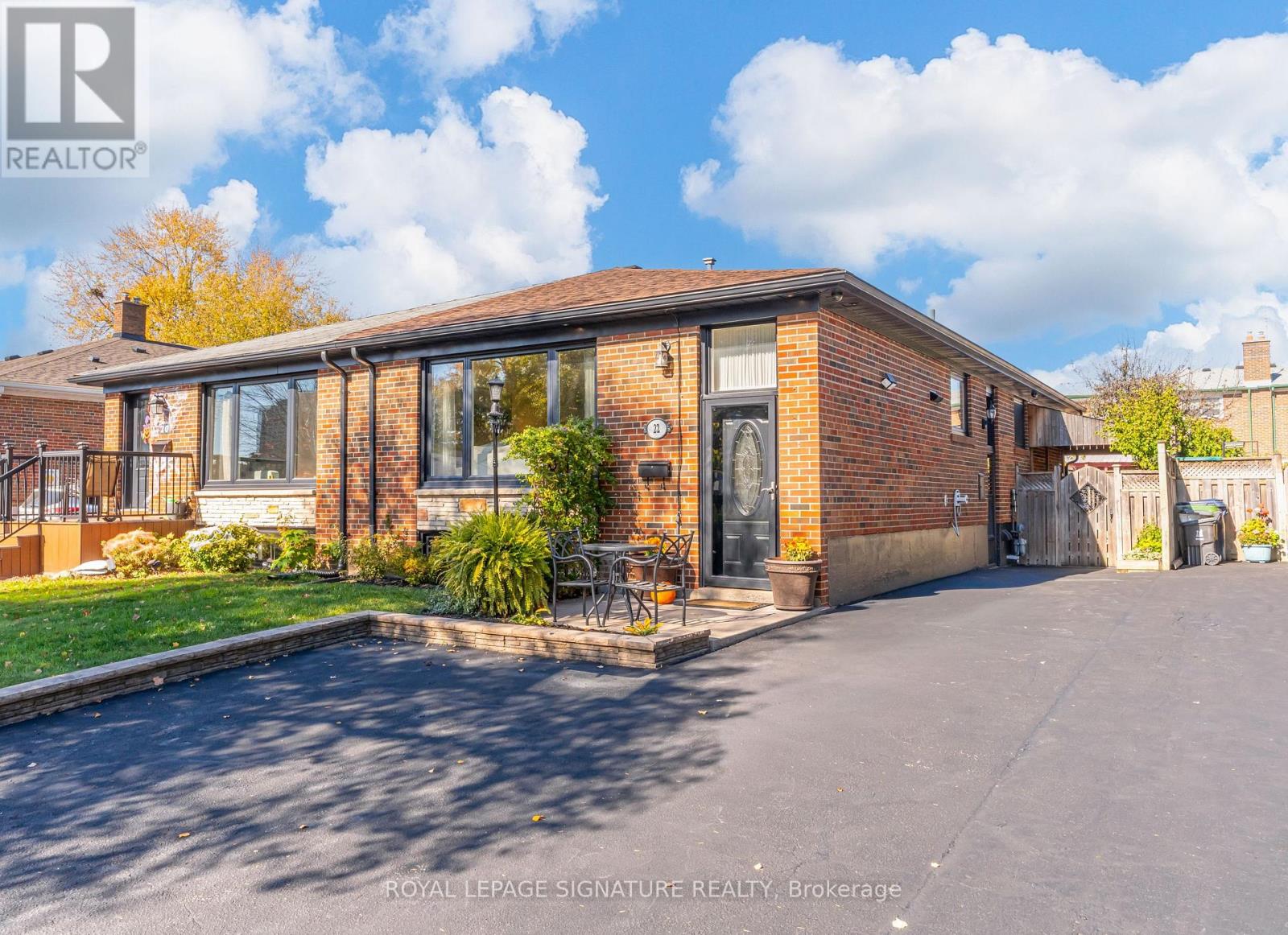 22 Painswick Crescent Property Photo 1