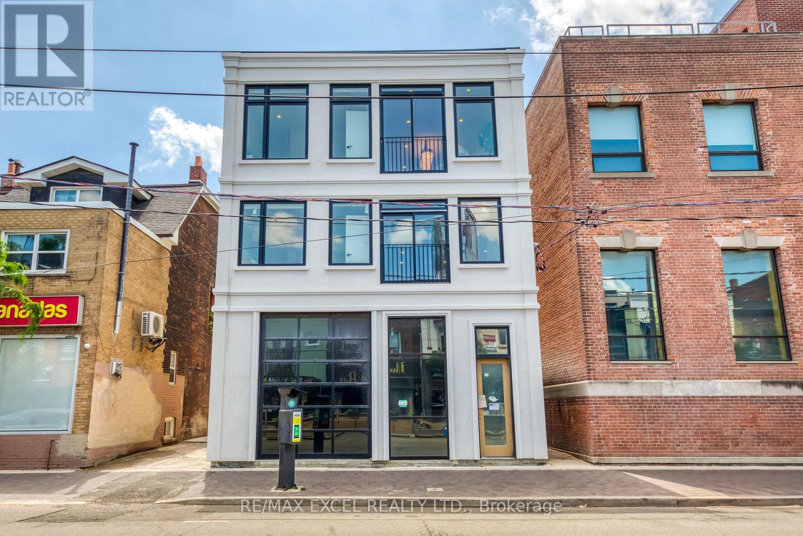 UNIT C - 923 COLLEGE STREET Property Photo 1