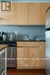 907 - 38 Niagara Street Property Photo 8