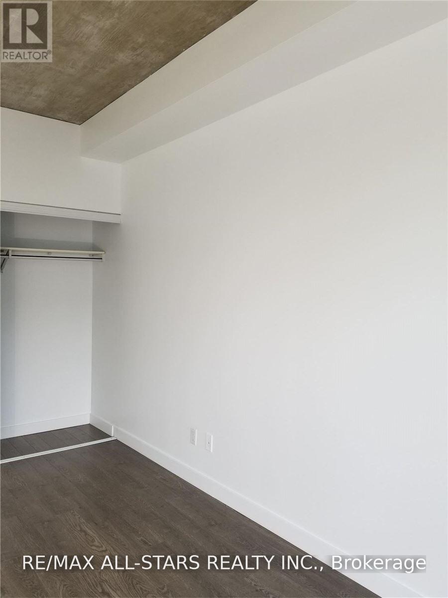 907 - 38 Niagara Street Property Photo 13