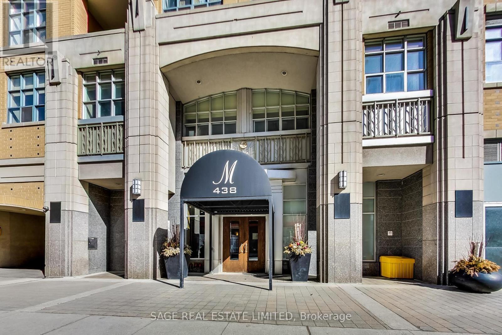 620 - 438 RICHMOND STREET W Property Photo 1