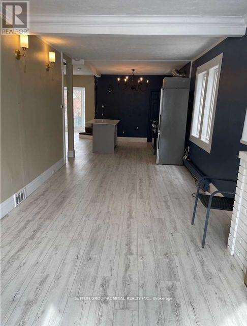 1 - 406 Roehampton Avenue Property Photo 6