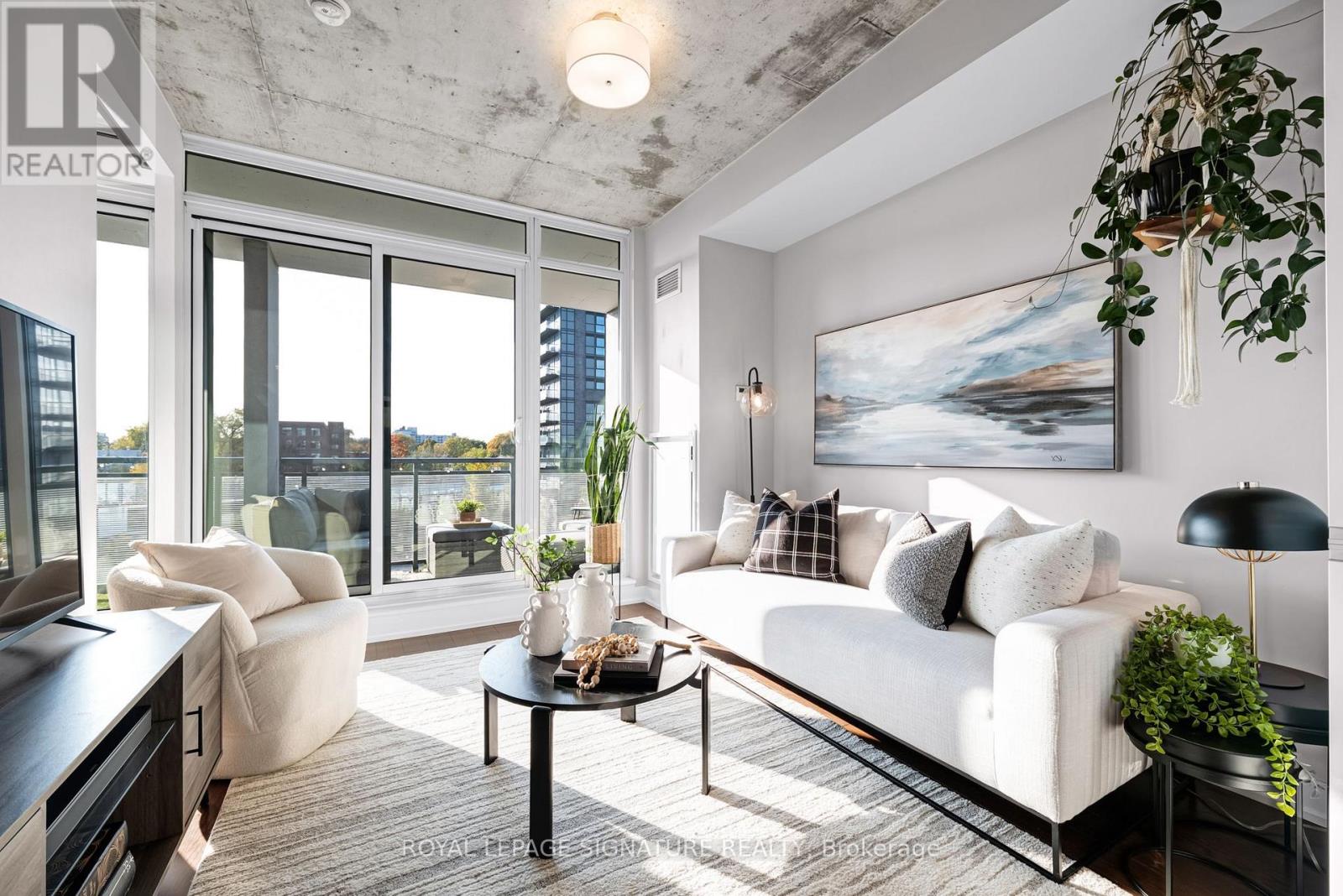 418 - 20 MINOWAN MIIKAN LANE Property Photo 1