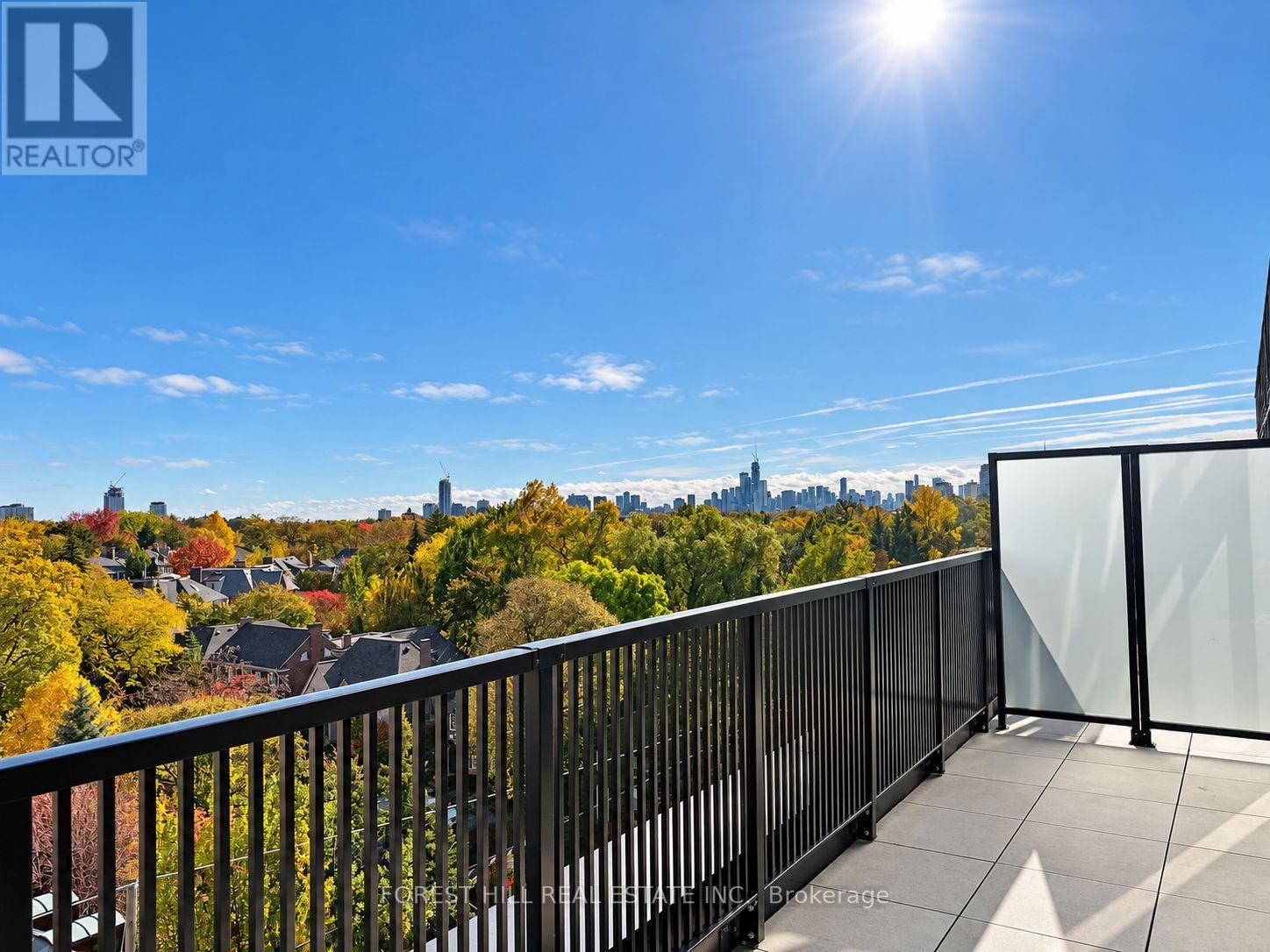 #7a - 2010 Bathurst Street Property Photo 23