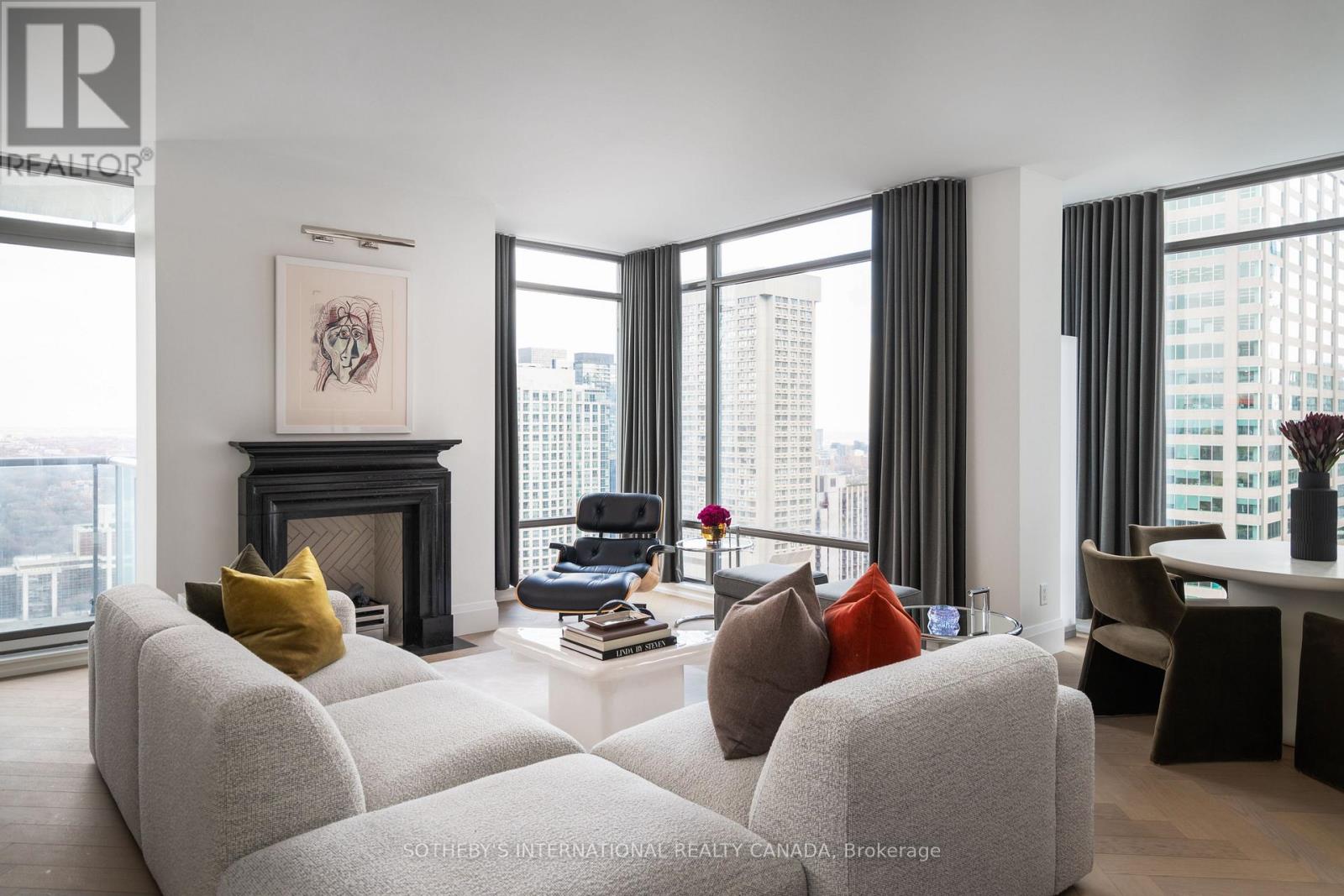2902 - 18 YORKVILLE AVENUE Property Photo 1