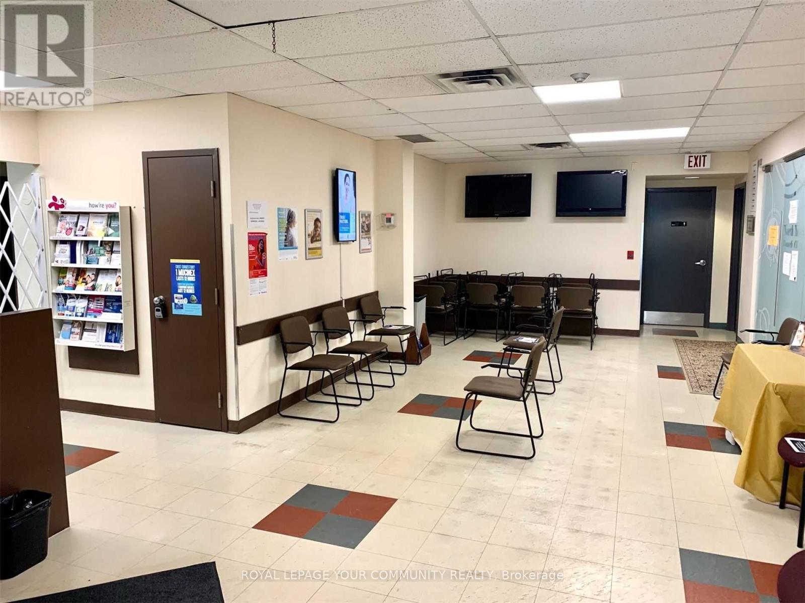 100 - 80 Finch Avenue W Property Photo 3