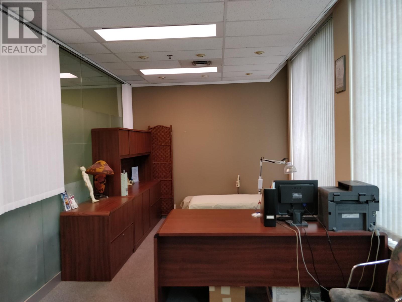 406 4885 Kingsway Property Photo 2