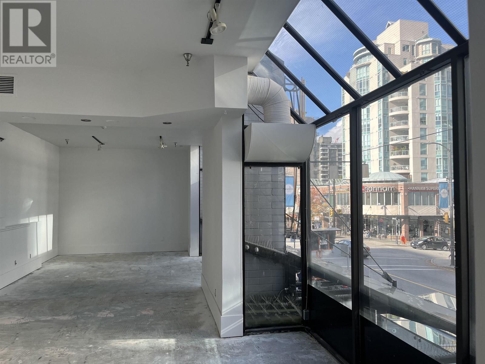 1284 Robson Street Property Photo 2