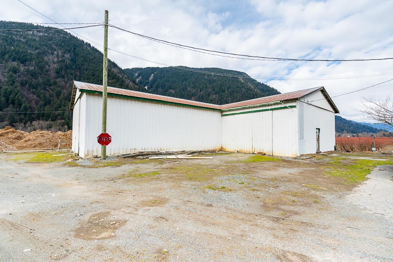 39963 North Parallel Road Property Photo 8
