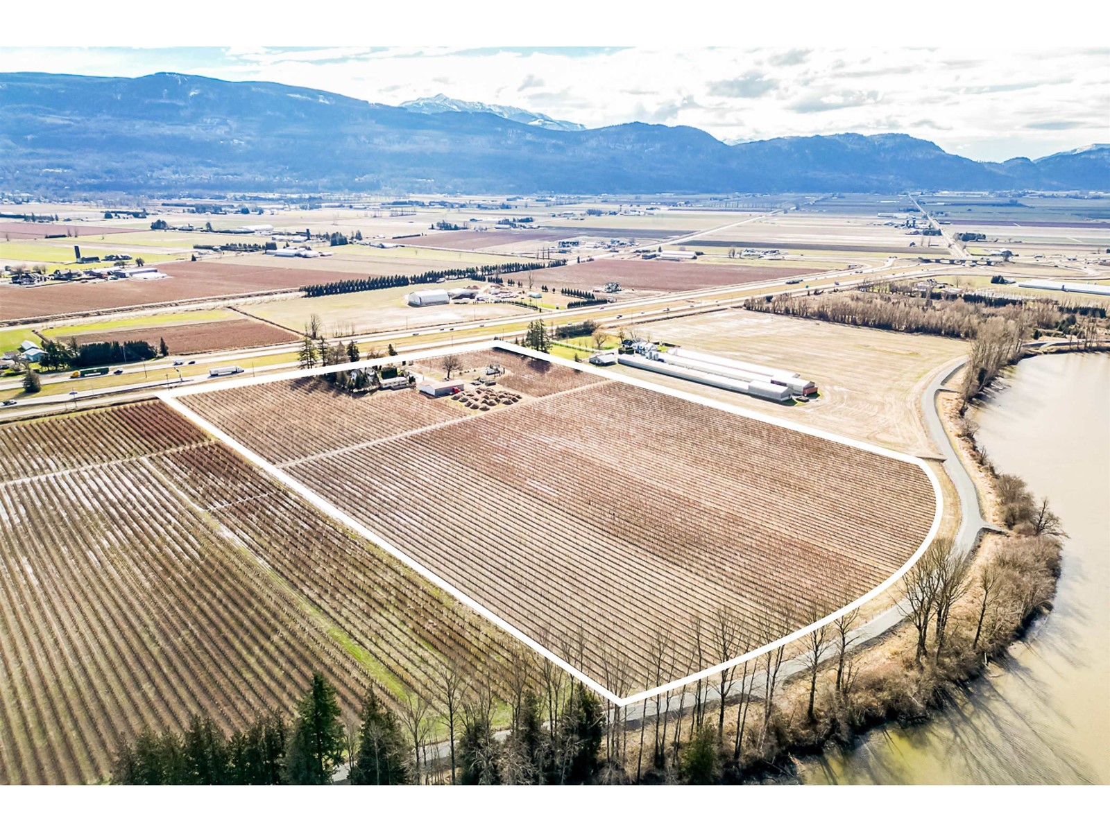 39963 North Parallel Road Property Photo 9