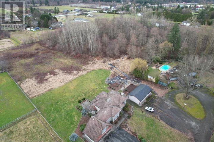 12618 216 Street Property Photo 2