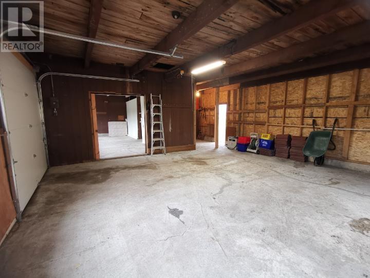 12618 216 Street Property Photo 6