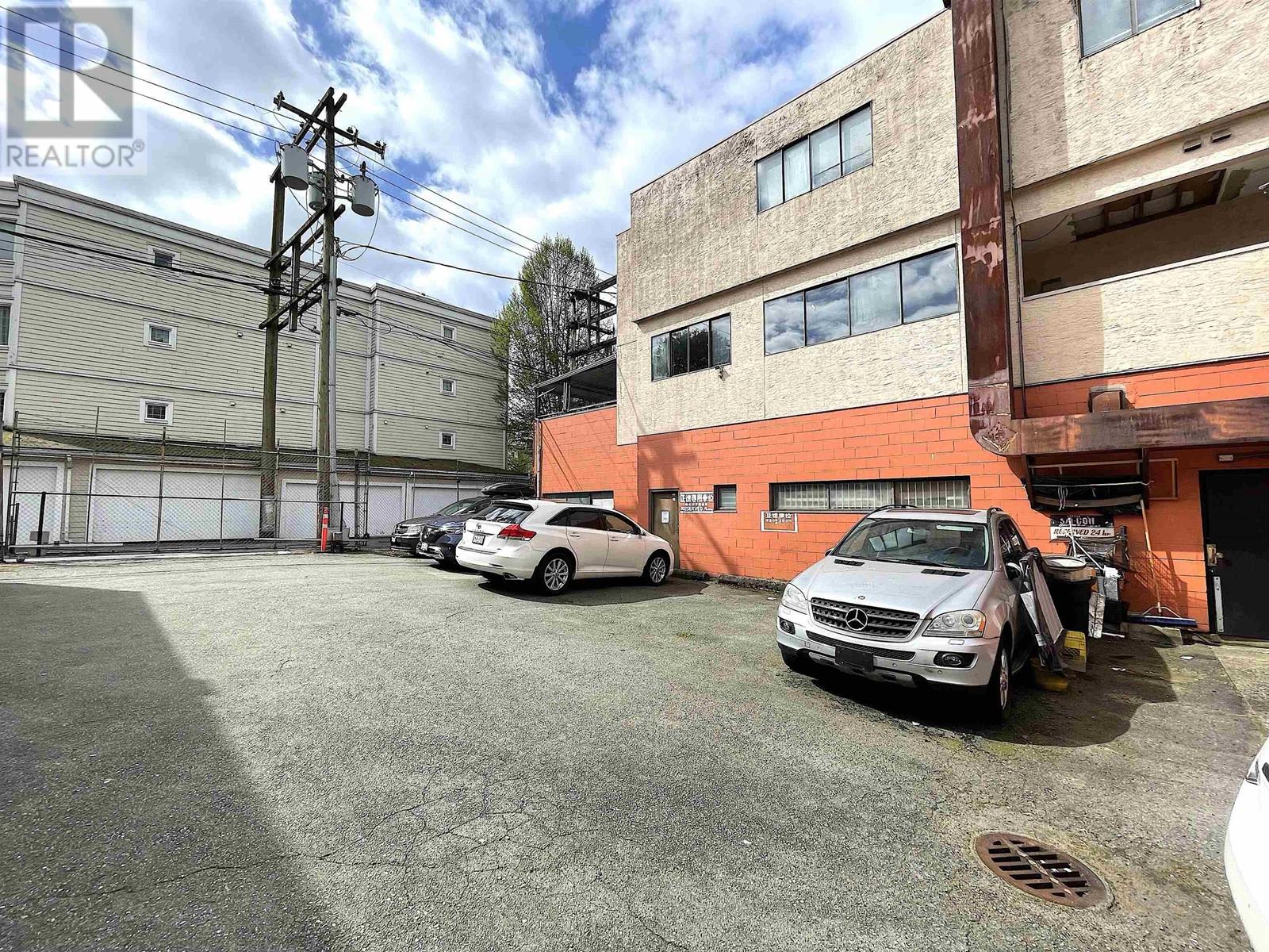 406 E Hastings Street Property Photo 5