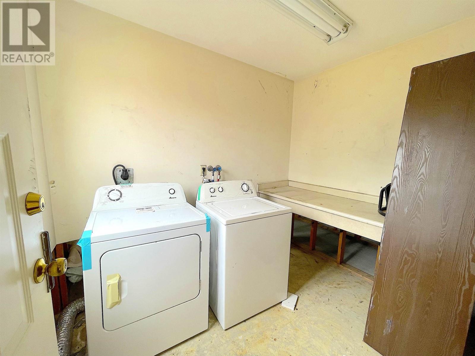 406 E Hastings Street Property Photo 13