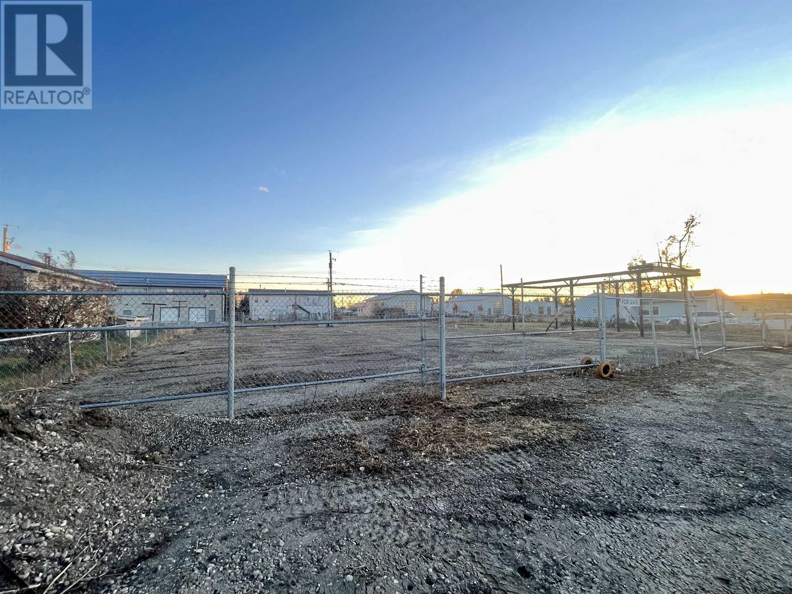 8128-8130 101 Avenue Property Photo 3