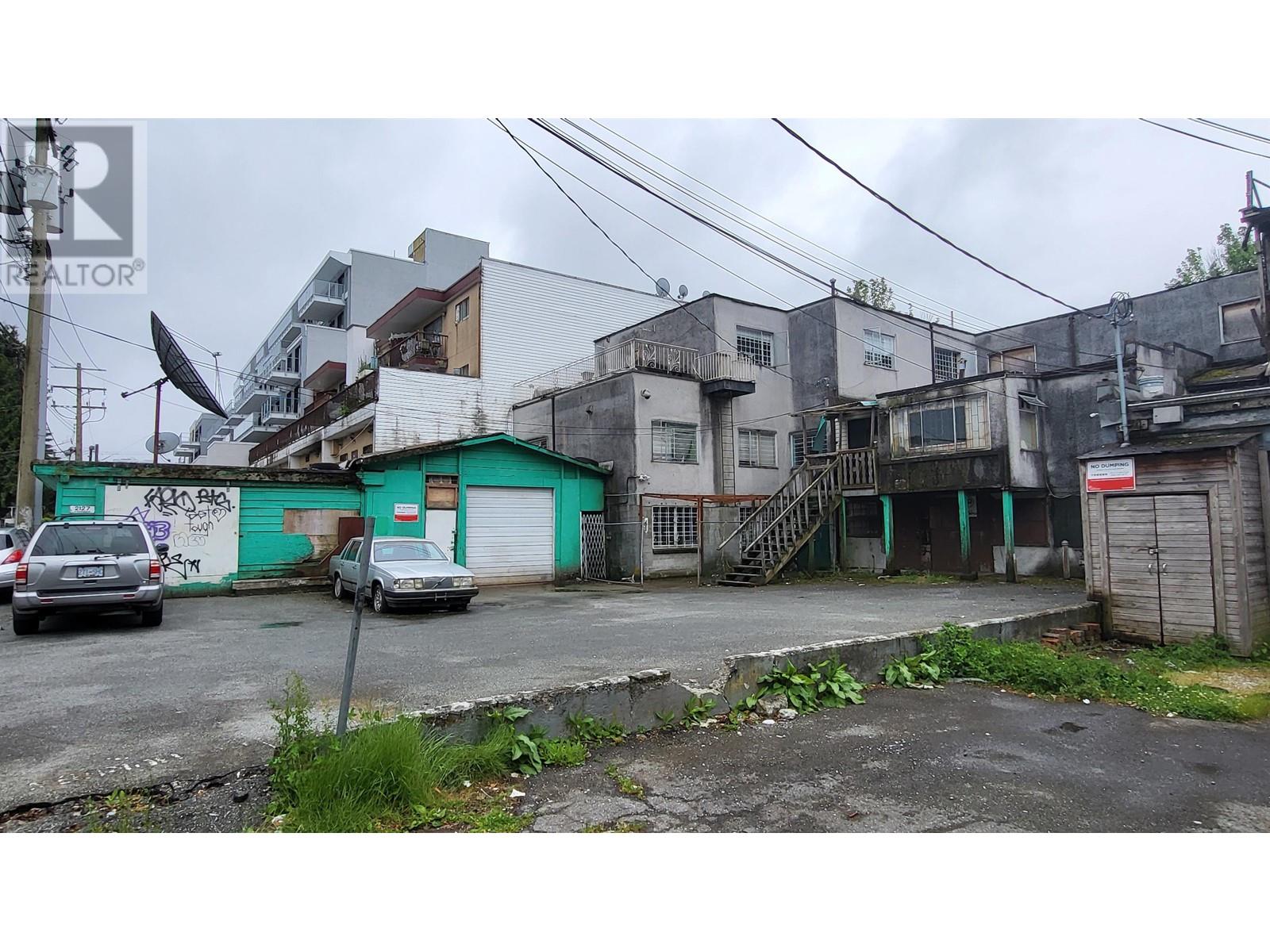 2117 2121 Kingsway Property Photo 3