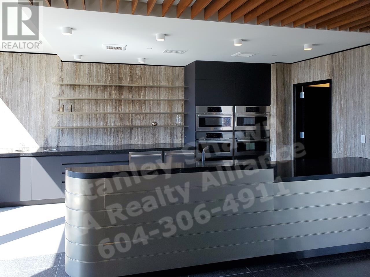 650 320 Granville Street Property Photo 12
