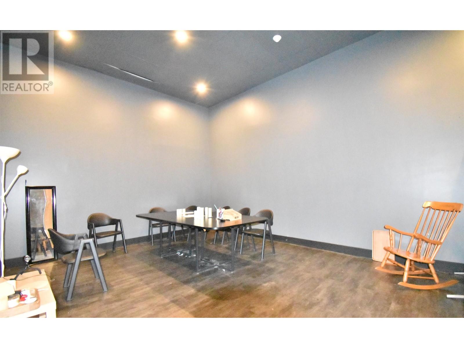 130 4731 Garden City Road Property Photo 10