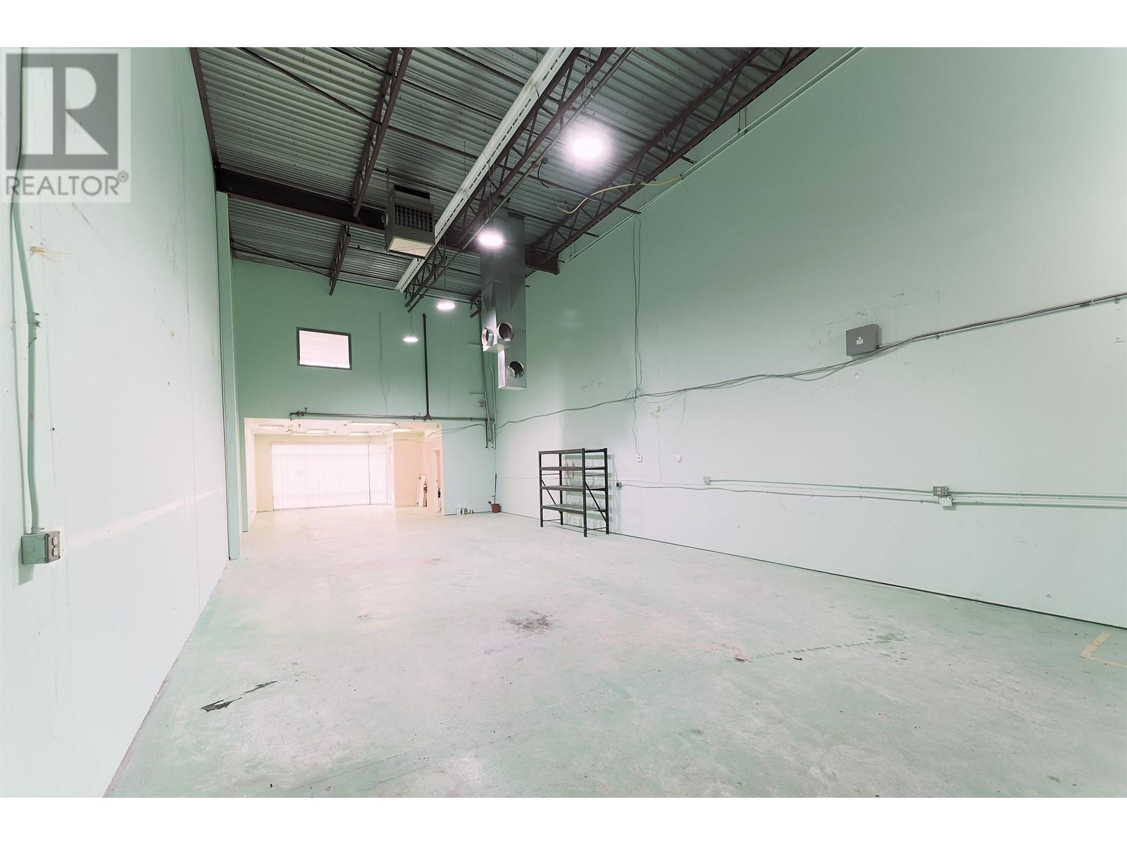 18 1833 Coast Meridian Road Property Photo 6