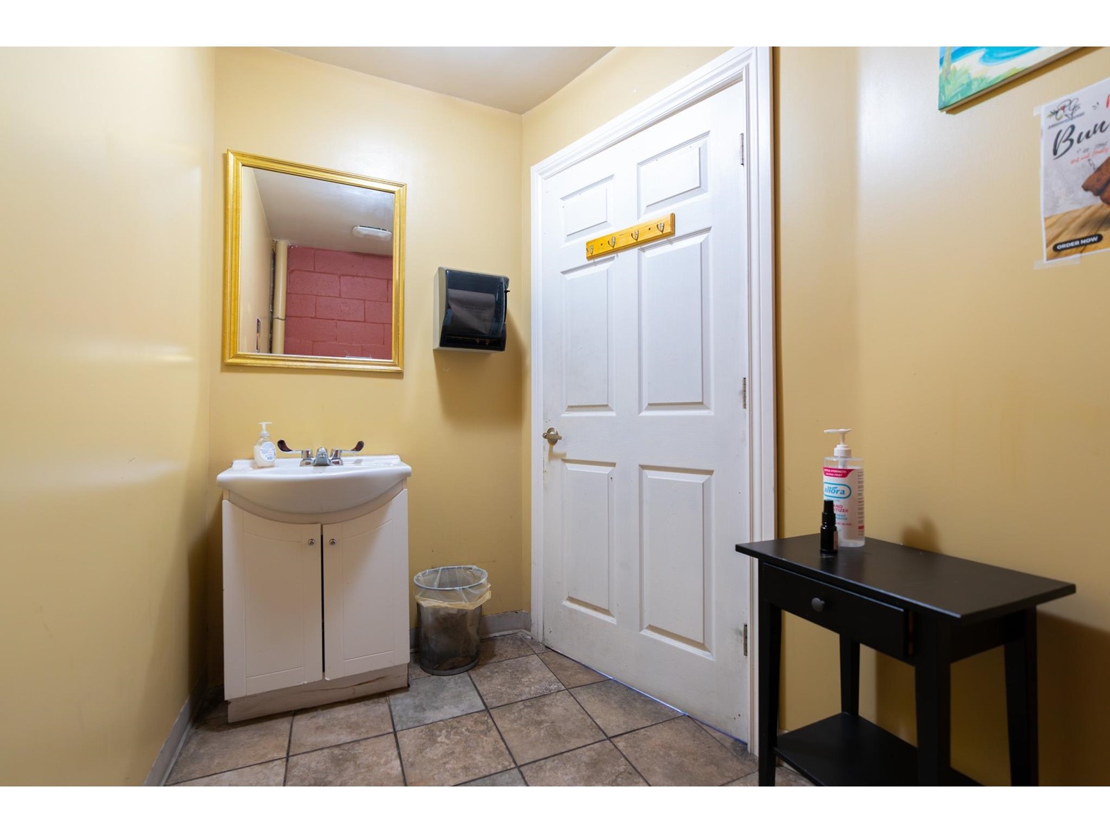 1387 Johnston Road Property Photo 11