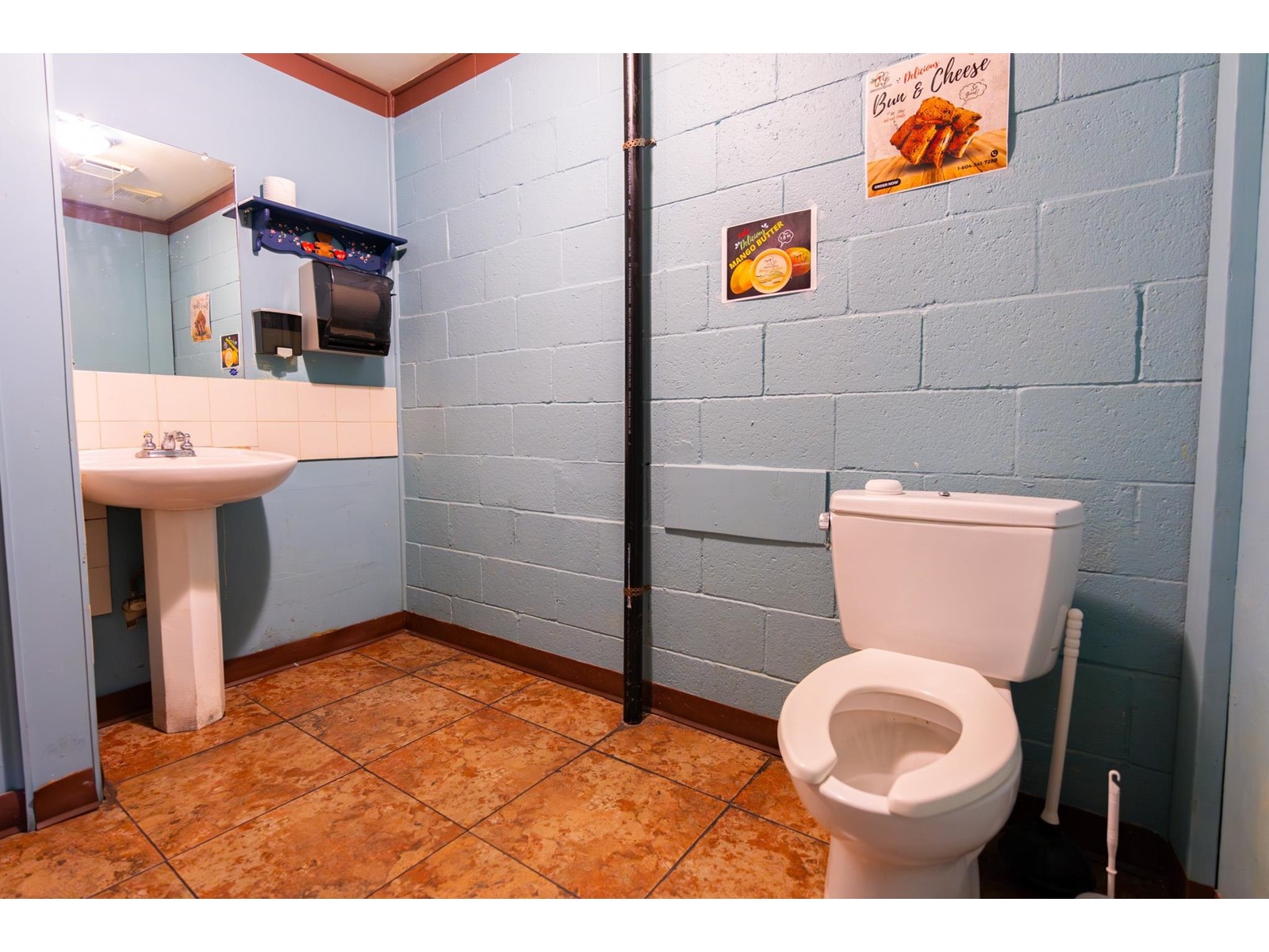 1387 Johnston Road Property Photo 12