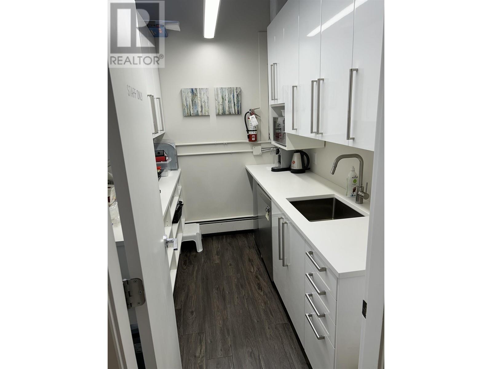 101 88 Lonsdale Avenue Property Photo 7
