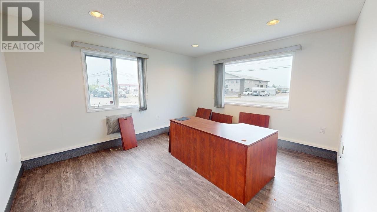 9004 109 Street Property Photo 5