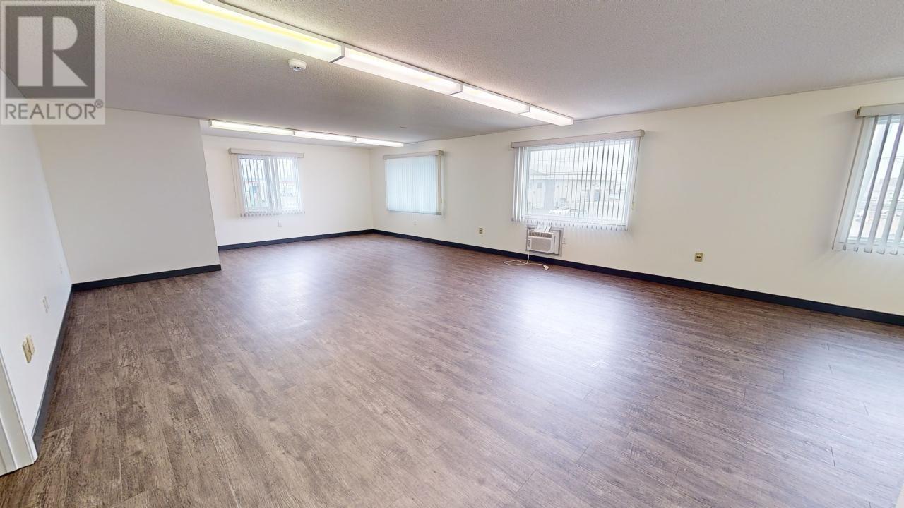 9004 109 Street Property Photo 7