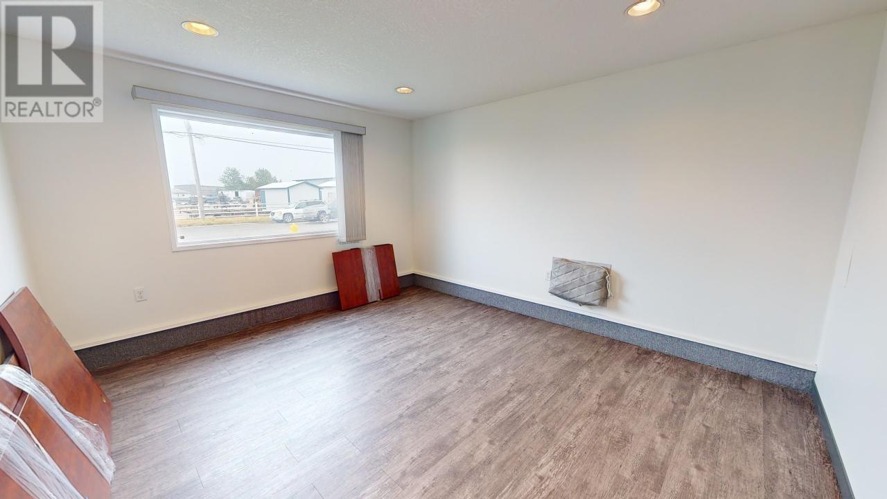 9004 109 Street Property Photo 19