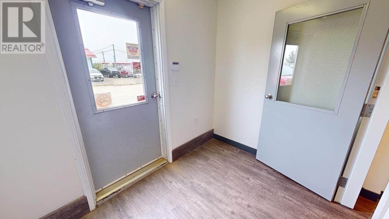 9004 109 Street Property Photo 21
