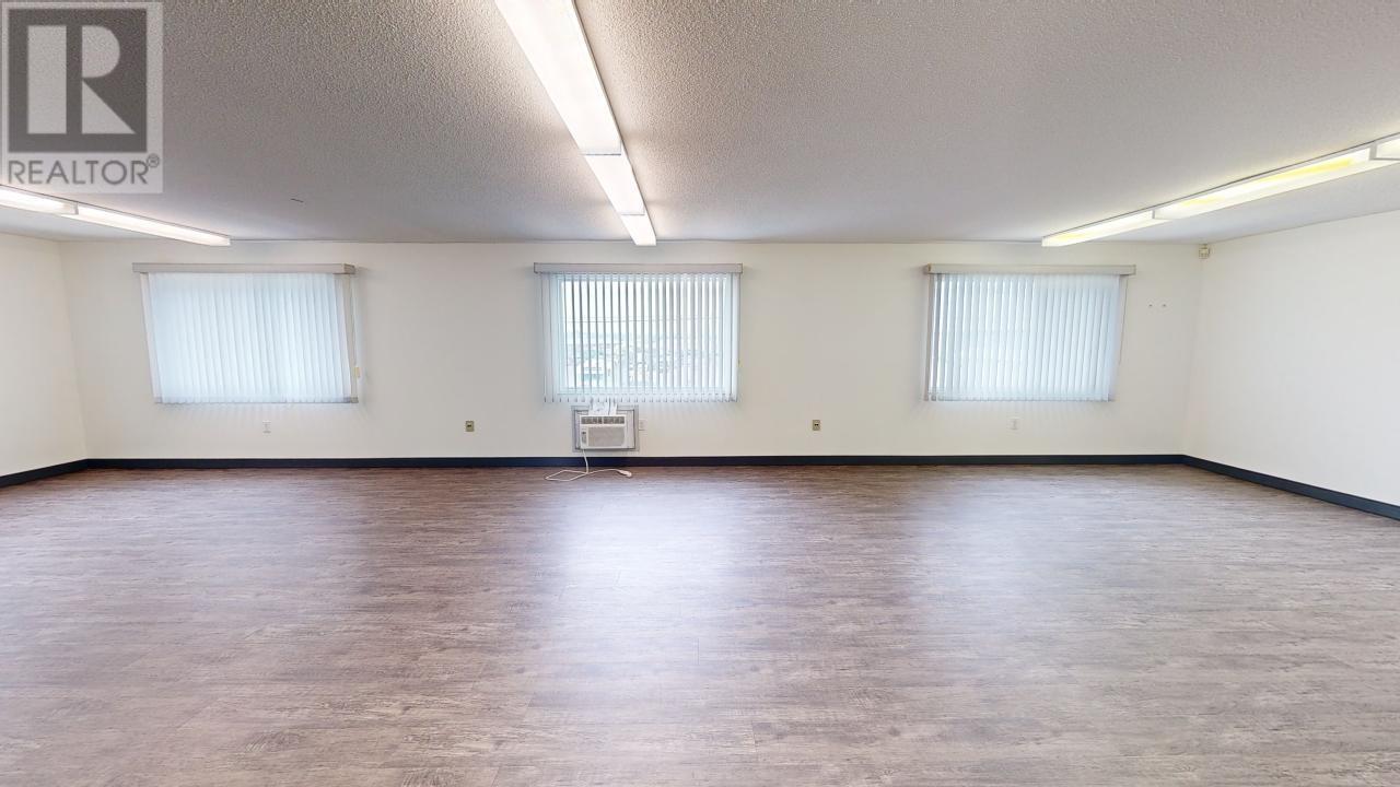 9004 109 Street Property Photo 22