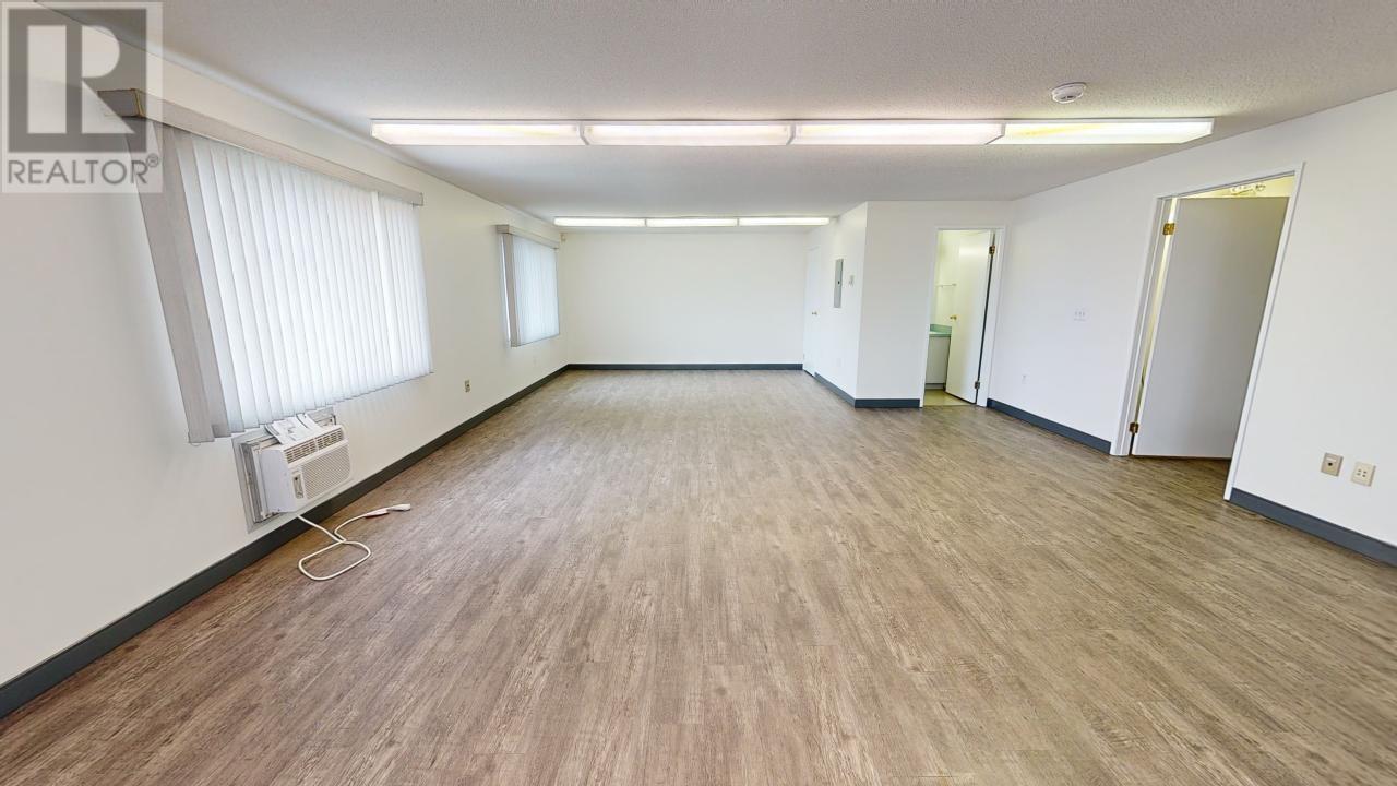 9004 109 Street Property Photo 23