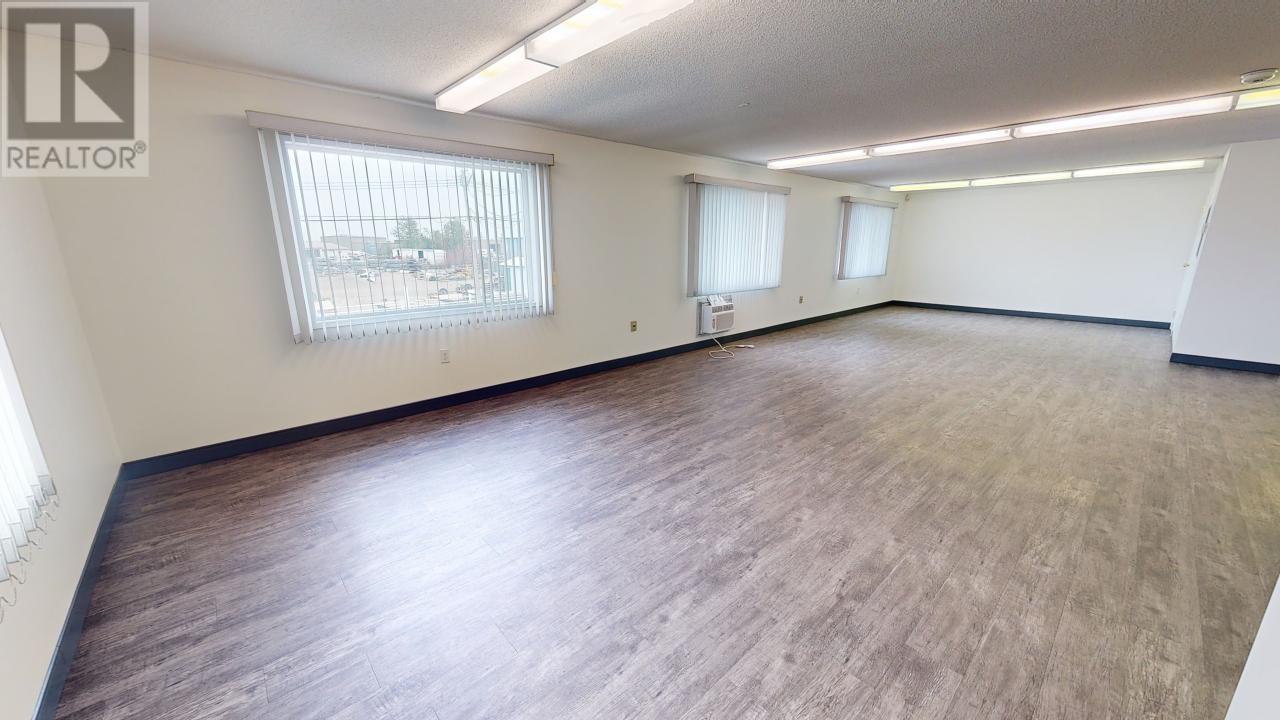 9004 109 Street Property Photo 24