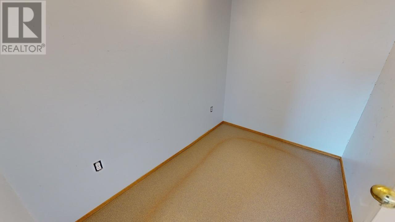 9004 109 Street Property Photo 25