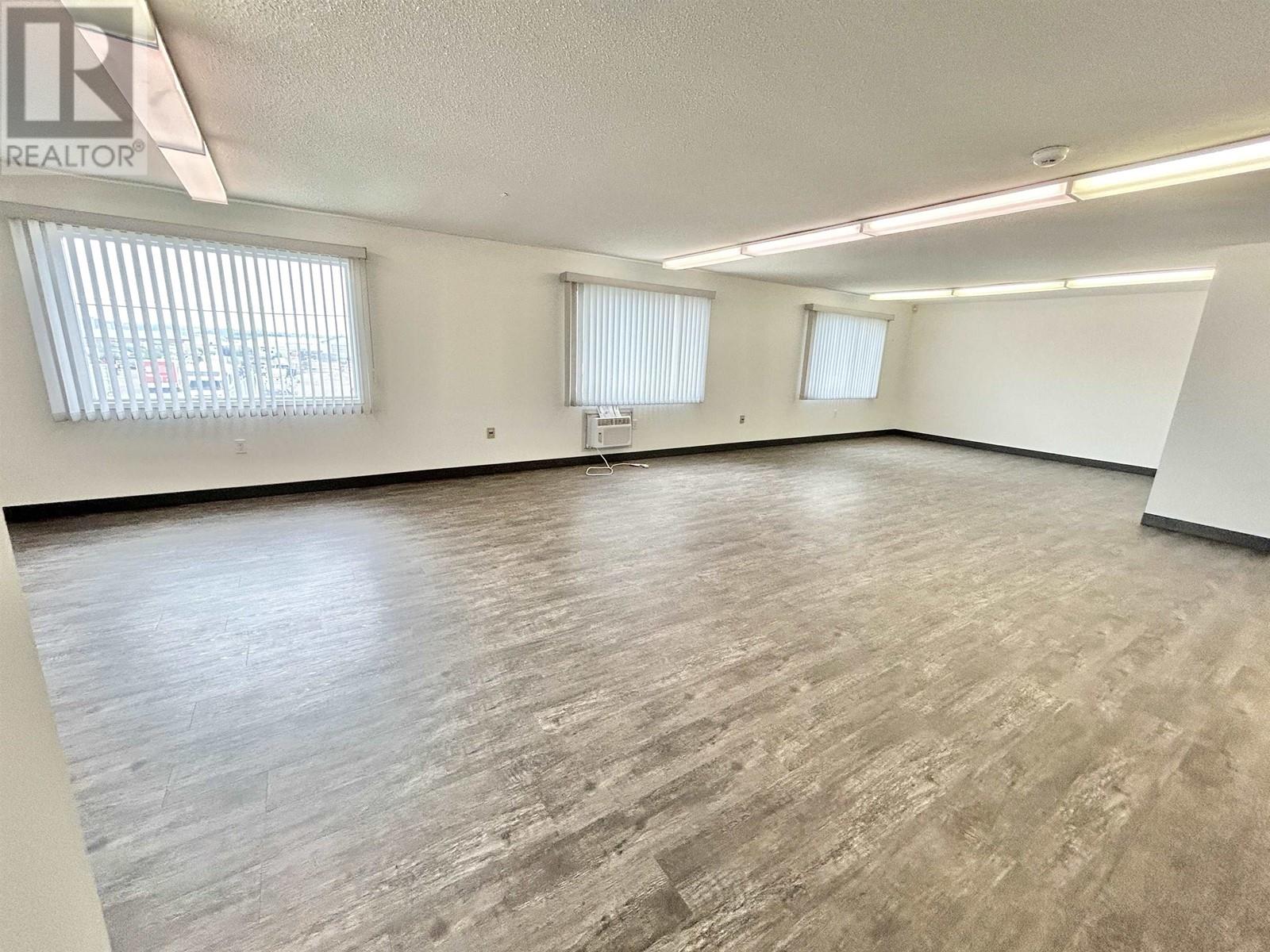9004 109 Street Property Photo 28